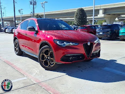 2025 Alfa Romeo Stelvio Intensa